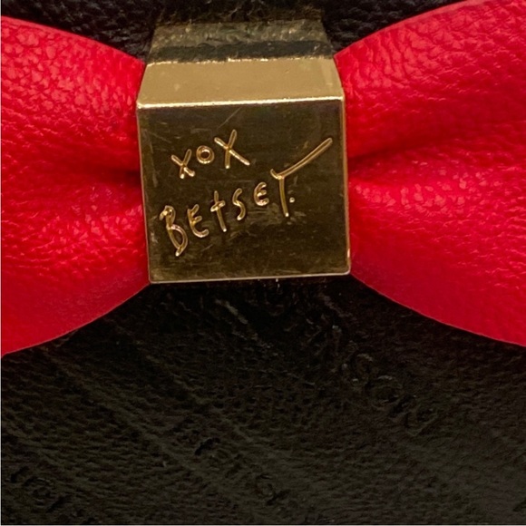 Betsy Johnson Crossbody Bag Red Bow Black & White Leather Bag All Season Cosplay - Picture 6 of 15